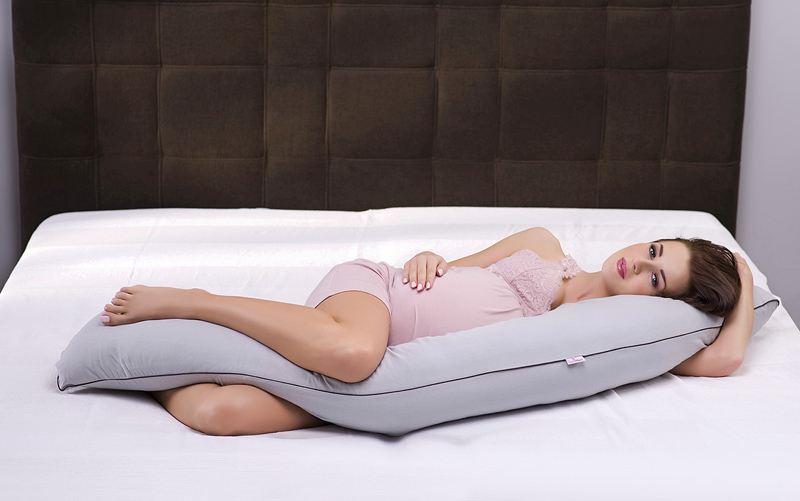 Стала спать на животе. Подушка для сна на боку. Подушка для беременных. Подушка для сна на животе. Длинная подушка для сна.