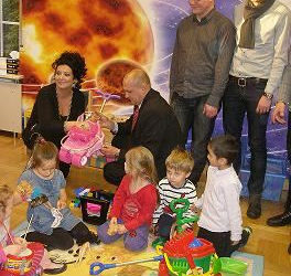 Pomaganie jest trendy. Gwiazdy Pomagają Chorym