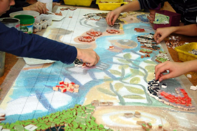 Wydarzenia dla dzieci w listopadzie  teatrzyk, koncerty, spotkania, gry planszowe w TuPraga Dom Kultury