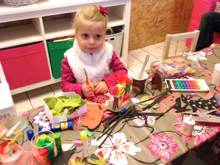 mazak, kredka i ołówek   'Coś z niczego’ – plastyczne warsztaty kreatywne, pobudzające dziecięcą wyobraźnię.