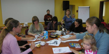 Klub dla mam, w którym „pan w windzie rządzi”