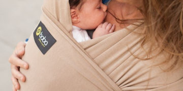 Kangurowanie, chustonoszenie  – o co właściwie w tym chodzi?