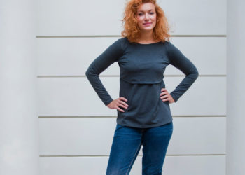 Modna mama przy Wigilijnym stole