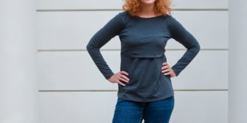 Modna mama przy Wigilijnym stole