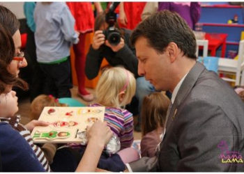 FUNDACJA RODZICE PRZYSZŁOŚCI ZAPRASZA DO KORZYSTANIA  Z VADEMECUM RODZICA