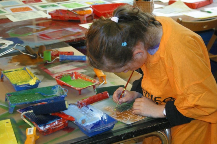 WARSZTATY: KSIĄŻKOZAURY rodzinne warsztaty literacko-plastyczne – 20.01.2013