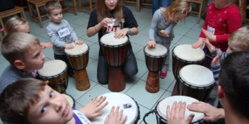 WARSZTATY: „Kraina Bębnów” – warsztaty bębniarskie dla dzieci w KOSMOS KOSMOS – 9.02.2013