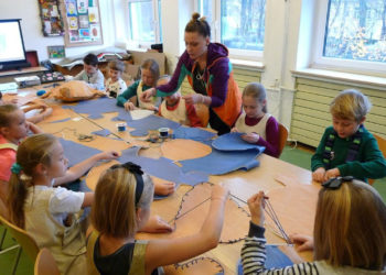 WARSZTATY: MALI ZAPROJEKTOWALI  Warsztaty designu w Custore, czyli krzesło oczami dzieci od 23.02. do 30.03.2013