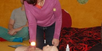 KURS: Kurs pierwszej pomocy dzieciom organizowany w ramach akcji: „Niech dorosły posłucha, jak ratować malucha!” 06.04.2013