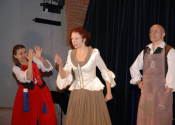 ZAJĘCIA; Z cyklu „Dwie godziny dla Rodziny”: spektakl pt. „ Bajka o Bazyliszku i …” oraz animacje plastyczne. – 14.04.2013