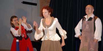 ZAJĘCIA; Z cyklu „Dwie godziny dla Rodziny”: spektakl pt. „ Bajka o Bazyliszku i …” oraz animacje plastyczne. – 14.04.2013