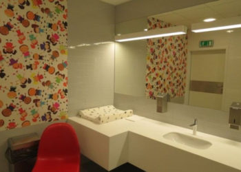 Pokój dla matki z dzieckiem w podwarszawskim outlecie