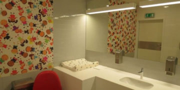 Pokój dla matki z dzieckiem w podwarszawskim outlecie