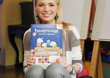 Rysowanie to pokazywanie marzeń: Wywiad z Agnieszką Cegielską – prezenterką telewizyjną, która podarowała swój rysunek do „Bazgroszytu Gwiazd” stworzonego przez Fundację Mówimy obrazami