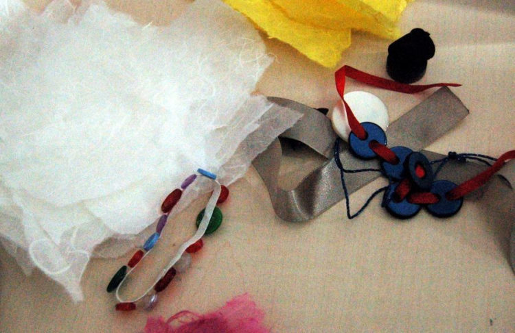 ZAJĘCIA: PRASKA SZKOŁA RĘKODZIEŁA: Zrób prezent na Dzień Mamy – 25.05.2013