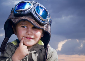 SPEŁNIONA MAMA: 7 sposobów na zajęcie dziecka w samolocie