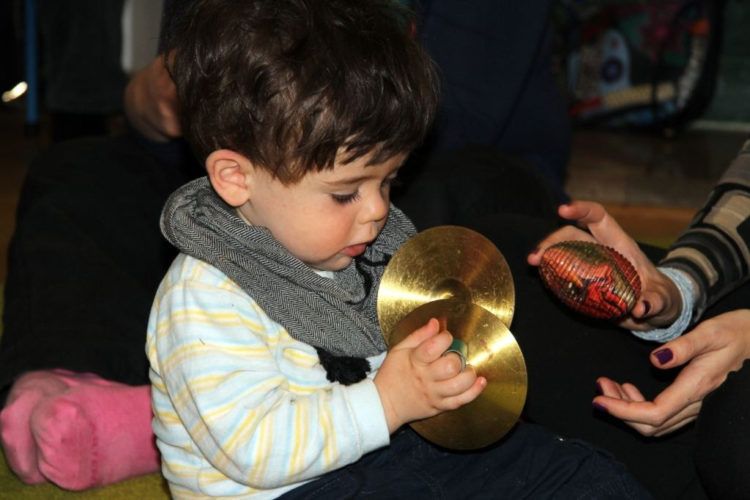 MUZYKUJĄCE BRZDĄCE – ZAJĘCIA MUZYCZNE DLA DZIECI