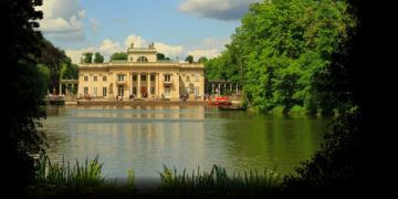 SALONY MUZYCZNE W ŁAZIENKACH KRÓLEWSKICH