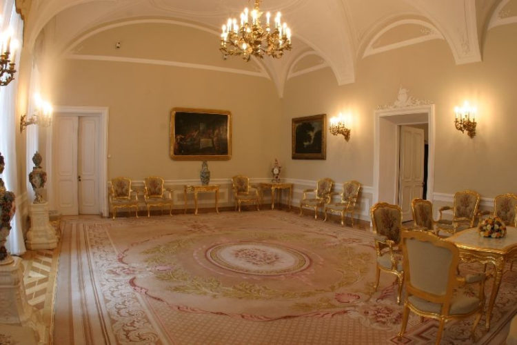 Zwiedzanie Pałacu Prezydenckiego w rocznicę obrad Okrągłego Stołu