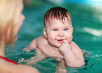 Dokąd wyjechać na wakacje z niemowlakiem?