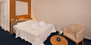 SPACER PO WARSZAWIE „VIVAT WSZYSTKIE STANY!” Z PRZEWODNIKAMI W STROJACH Z EPOKI