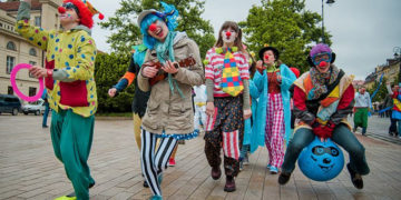 FESTYN RODZINNY POD ZNAKIEM CZERWONEGO NOSKA