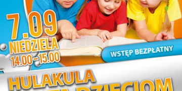 Hulakula czyta dzieciom