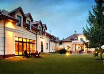 Dwór Konstancin ***