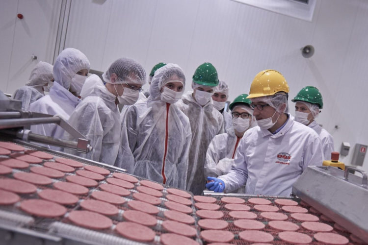Dociekliwi znowu w akcji!  Zwycięzcy konkursu sprawdzali dostawców McDonald’s!