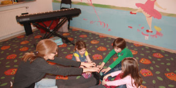 Rytmika z angielskim – Muzyczna Przystań