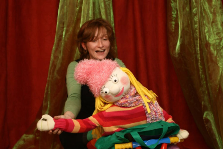 Pomóż Królowej Ziemi odzyskać uśmiech – bezpłatny spektakl dla dzieci