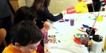 „T-shirt – stwórz go sam” – Warsztaty plastyczne dla dzieci