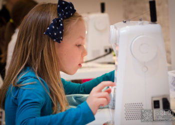 Z MASZYNĄ DO SZYCIA ZA PAN BRAT – WARSZTATY SZYCIA DLA DZIECI