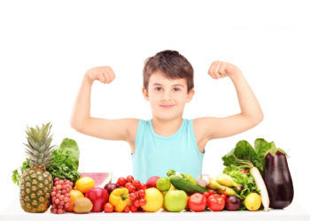 Koniec niezdrowych przekąsek w szkołach  – nowe przepisy żywieniowe