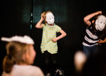 Teatr. Jak Wam się podoba. Nowy cykl warsztatów rodzinnych  w Łazienkach Królewskich