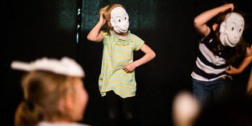 Teatr. Jak Wam się podoba. Nowy cykl warsztatów rodzinnych  w Łazienkach Królewskich