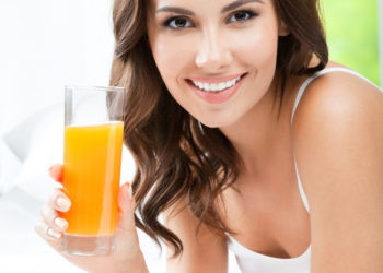 Polscy naukowcy obalają mit – badania nie potwierdziły związku pomiędzy regularnym piciem soków owocowych, a nadwagą u młodzieży