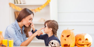 Słota, wiatr i zimno – jak jesienią dbać o odporność dziecka?