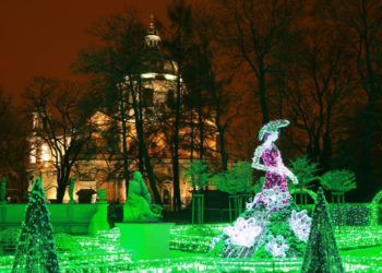 KRÓLEWSKI OGRÓD ŚWIATŁA – plenerowa wystawa Muzeum Pałacu Króla Jana III w Wilanowie