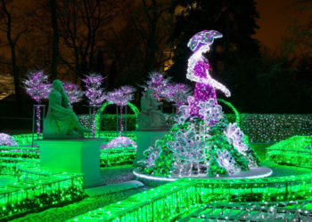 KRÓLEWSKI OGRÓD ŚWIATŁA plenerowa wystawa Muzeum Pałacu Króla Jana III w Wilanowie