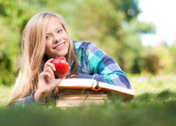 Czy dieta ma wpływ na proces dojrzewania nastolatków?