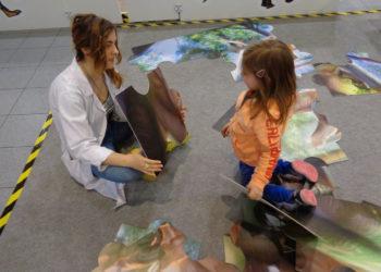 Wspólne ubieranie choinki i 20% zniżki na bilet na wystawę „Dinozaury na żywo”!