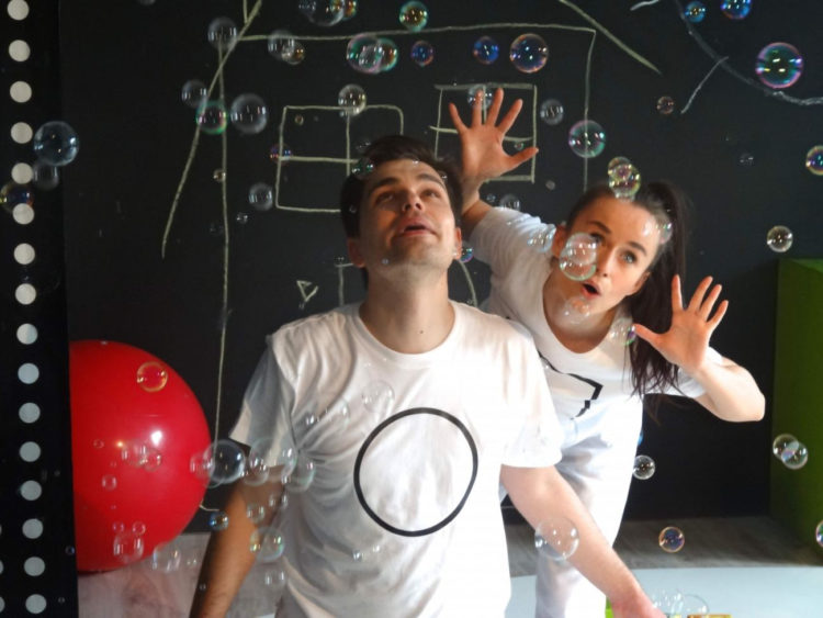 „Kółko i kwadrat” Teatr Niewielki