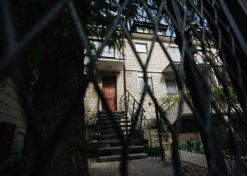 Zima w mieście Dom Zagadek