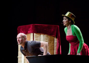 Podróż z Pchłą Szachrajką przedstawienie teatralne dla dzieci w reżyserii Anny Seniuk