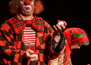 Poznaj świat cyrku z klaunem Pinezką!