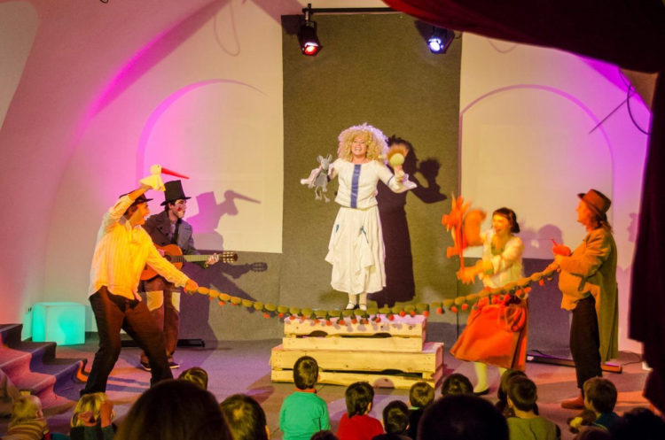 Hops oto Drops – przedstawienie teatralne dla dzieci  reż. Anna Seniuk