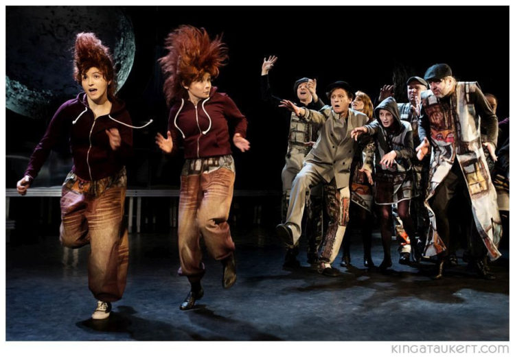 Teatr Rampa zaprasza na musical familijny „O dwóch takich co ukradli księżyc” w sobotę 2 kwietnia i niedzielę 3 kwietnia o godz. 16.00