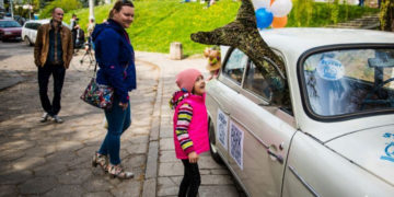 PRZYJDŹ NAD WISŁĘ, POSŁUCHAJ JARRE’A, DORWIJ PLAŻOWEGO