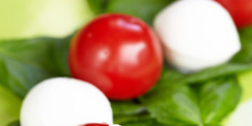 Dr Katarzyna Stoś, prof. nadzw. IŻŻ o roli pomidorów i ich przetworów w diecie  i pięciu powodach, dla których warto sięgać po zupę pomidorową